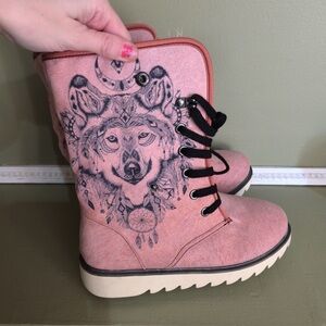 Yes we vibe Bohemian Wolf boots women's size 6.5